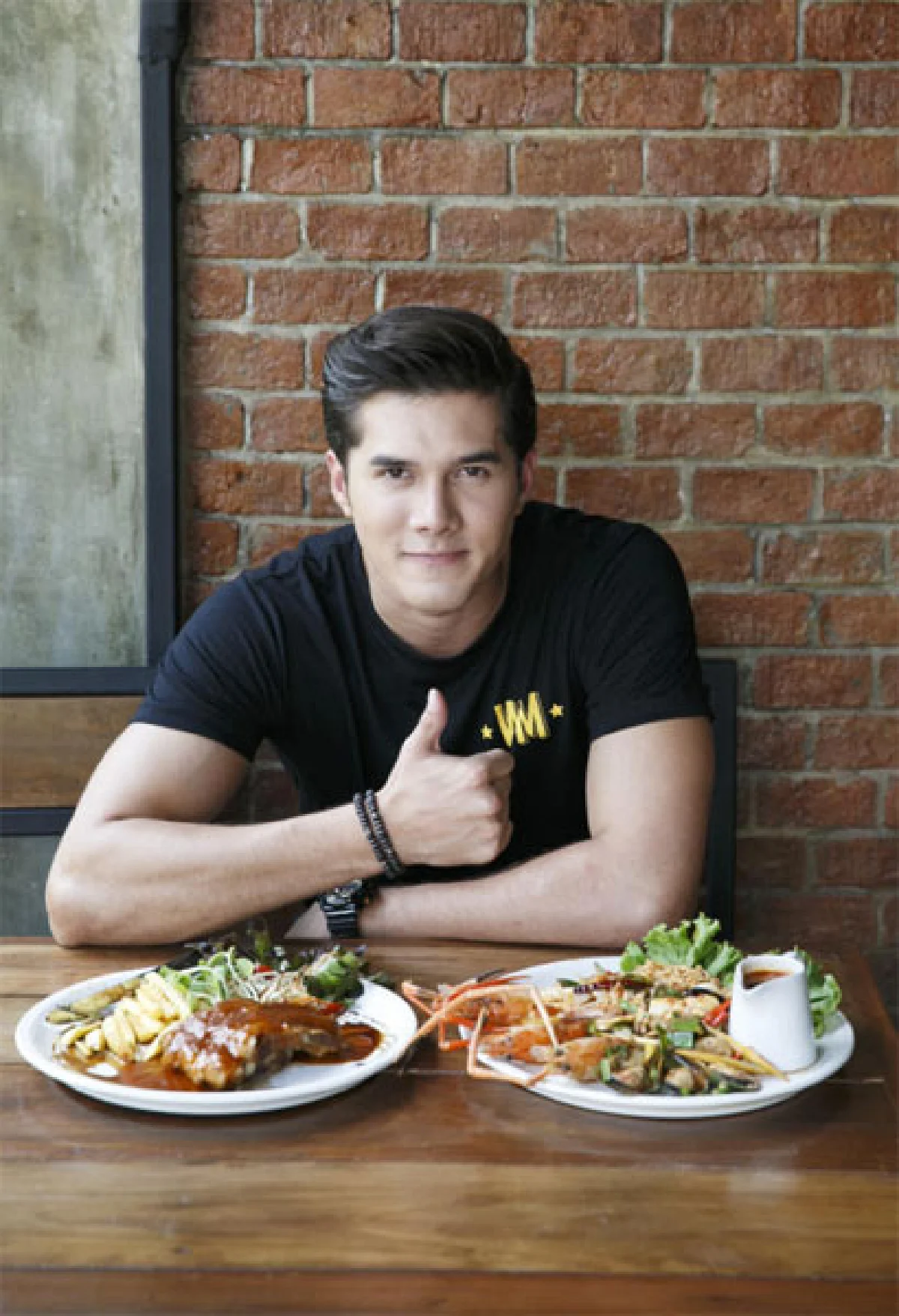 มิกค์ ทองระย้า  สุขเสมอ เมื่อเข้าครัวทำอาหาร