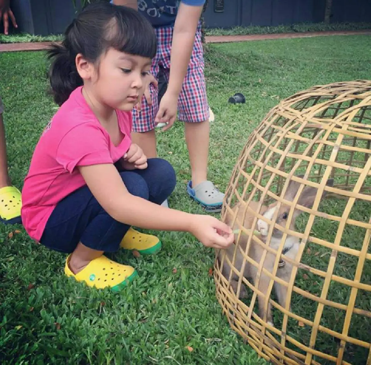 สุดอบอุ่น! แหม่ม คัทลียา พาครอบครัวเที่ยวหลวงพระบาง