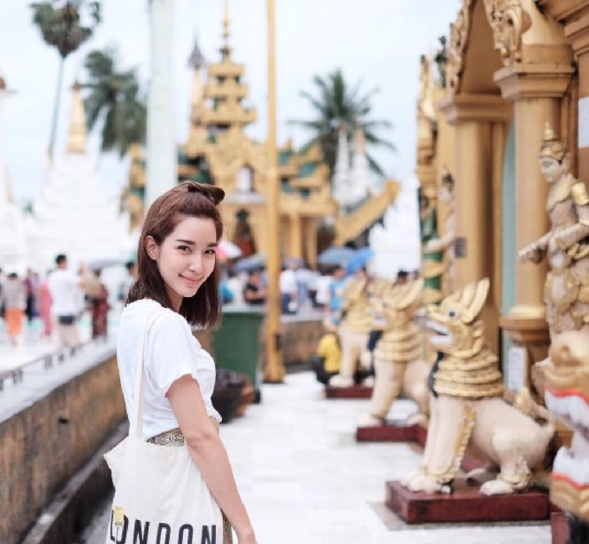 ดูรวมๆเเล้วมีเสน่ห์ โม-เบลล่า-บัว พร้อมชาวแก๊ง สวมผ้าซิ่นเที่ยวเมียนมา