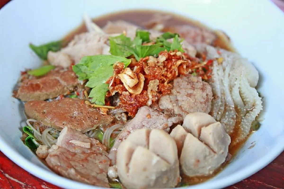 ก๋วยเตี๋ยวเรือคลอง 13 รสเด็ดดั้งเดิม แซบ จี๊ดจ๊าด