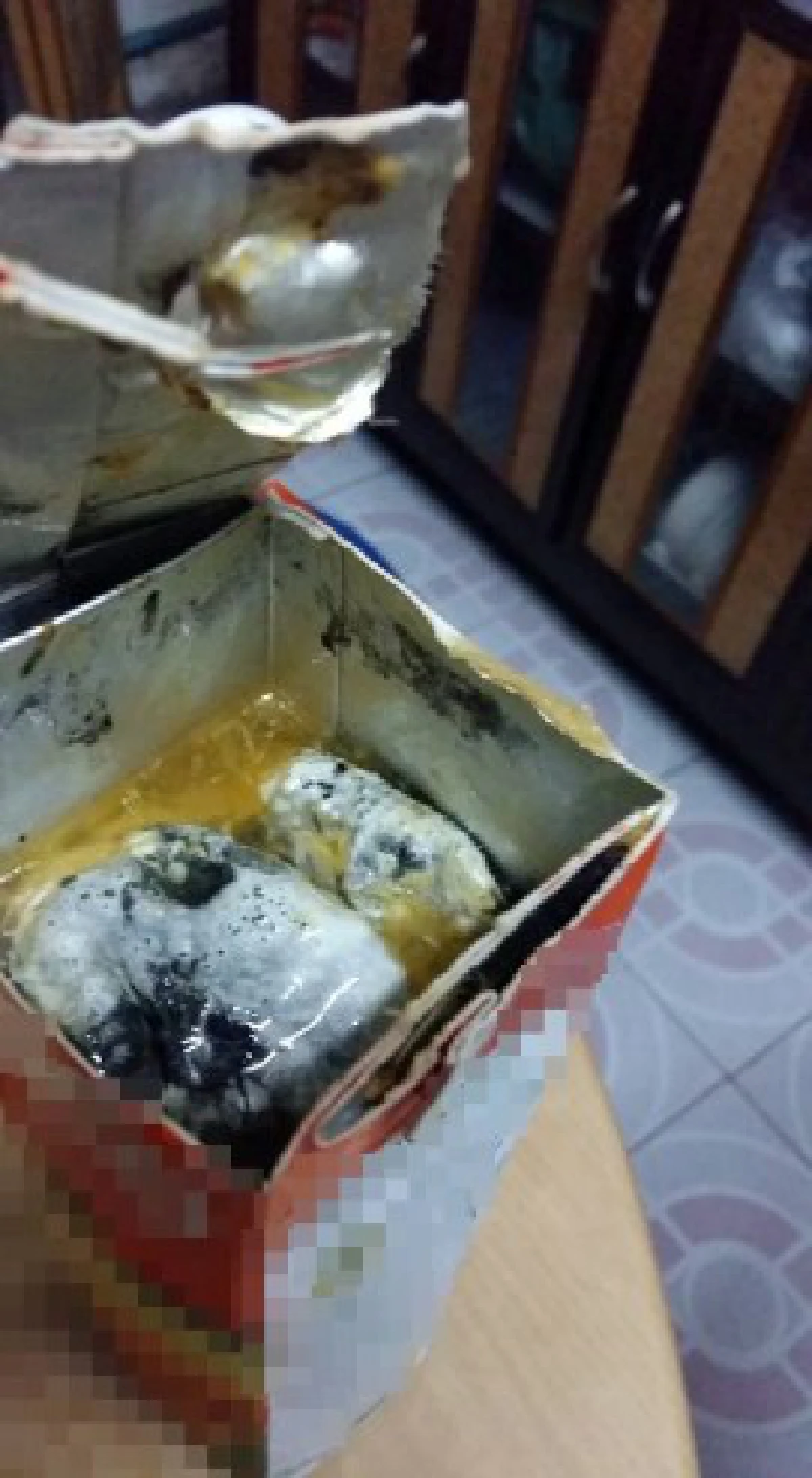 สุดแหวะ!สาวโวยซื้อน้ำผลไม้กล่องเจอเชื้อราลอยฟ่อง