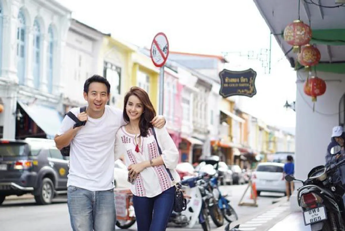 น้ำฝน-ดีเจอาร์ม รักหวานราบรื่น เมินคนมองมือฉก