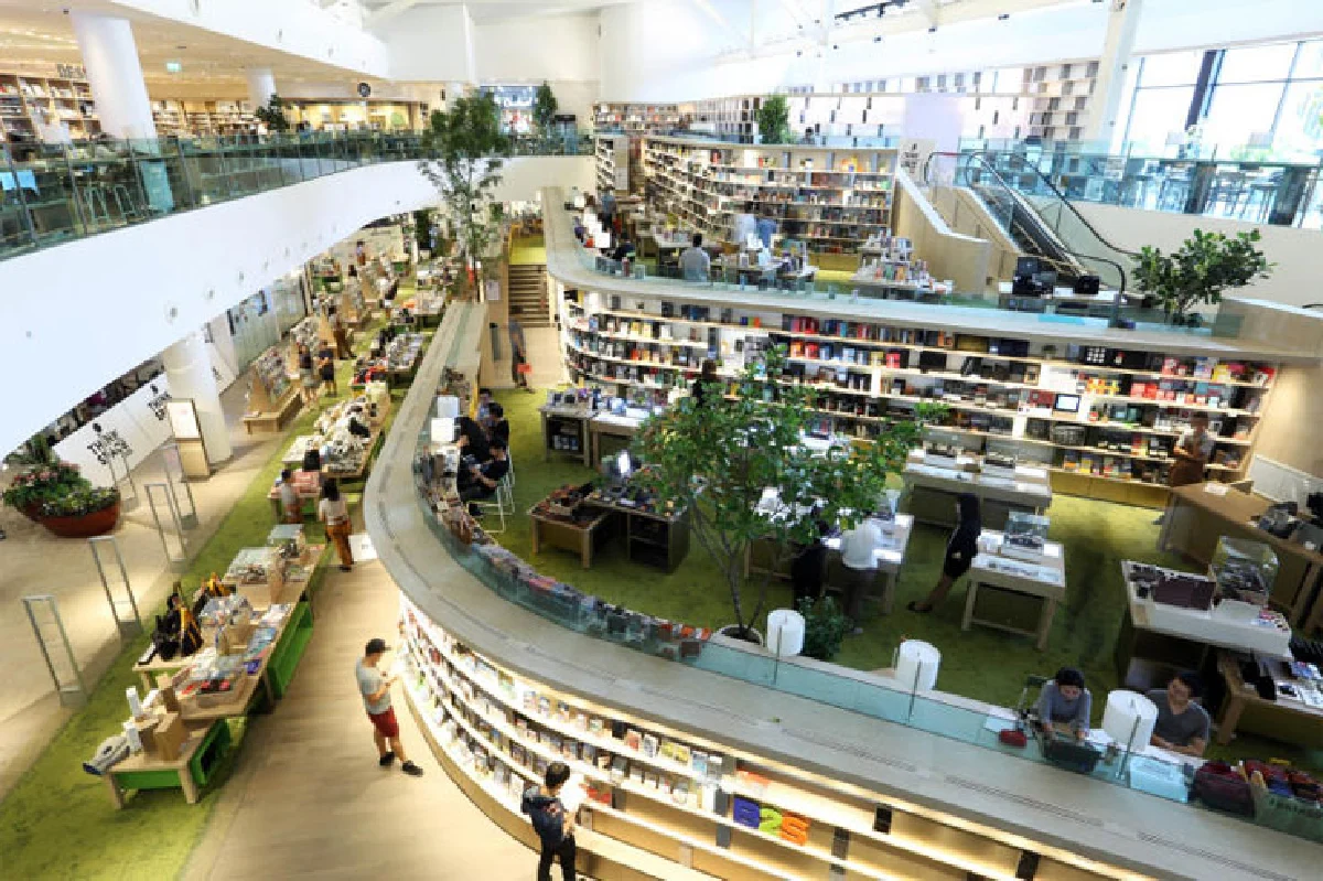 ธิงค์ สเปซ บีทูเอส ร้านหนังสือในฝัน