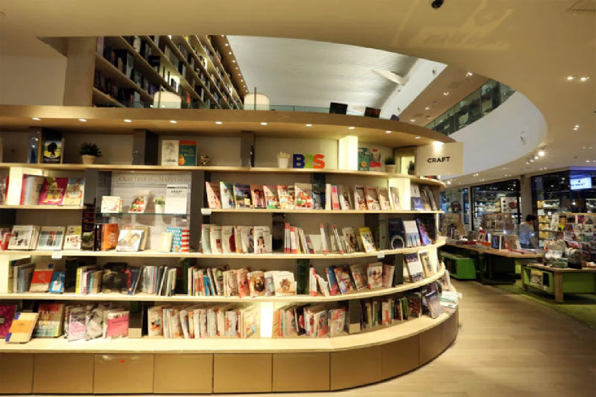 ธิงค์ สเปซ บีทูเอส ร้านหนังสือในฝัน