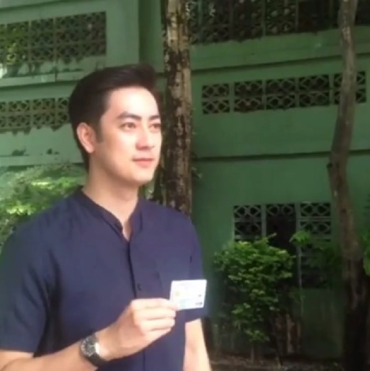 ประมวลภาพดาราดังรวมพลังใช้สิทธิประชามติ