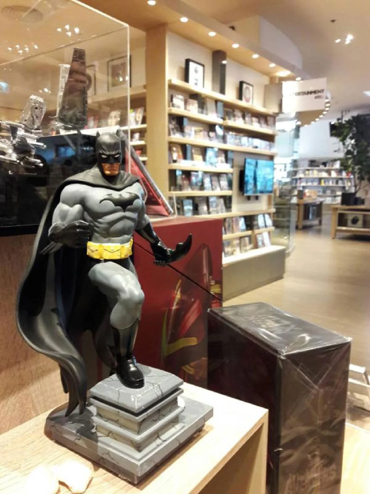 ธิงค์ สเปซ บีทูเอส ร้านหนังสือในฝัน