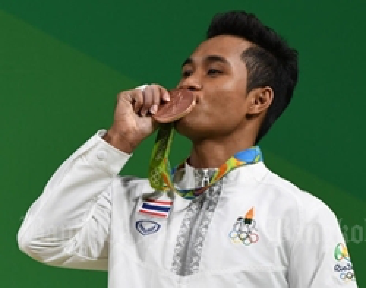 Weightlifting bronze, gold and sadness as medalist's grandmother dies watching