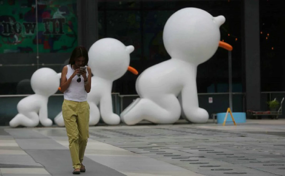 ชมภาพบรรยากาศคนแห่ตามล่า"โปเกมอน"เต็มลานพาร์คพารากอน