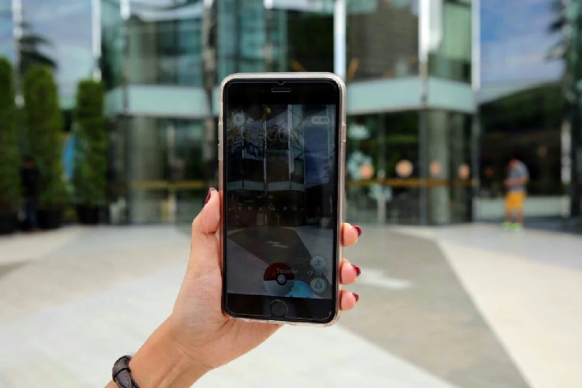 ชมภาพบรรยากาศคนแห่ตามล่า"โปเกมอน"เต็มลานพาร์คพารากอน