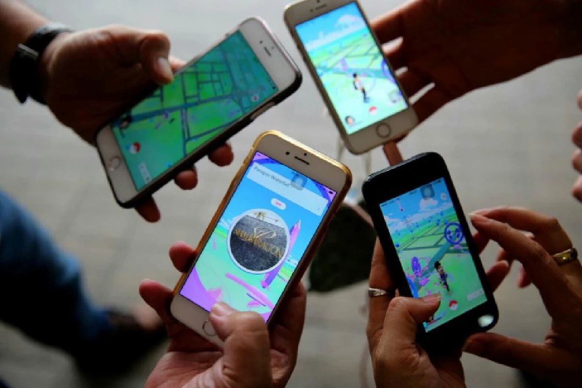 ชมภาพบรรยากาศคนแห่ตามล่า"โปเกมอน"เต็มลานพาร์คพารากอน