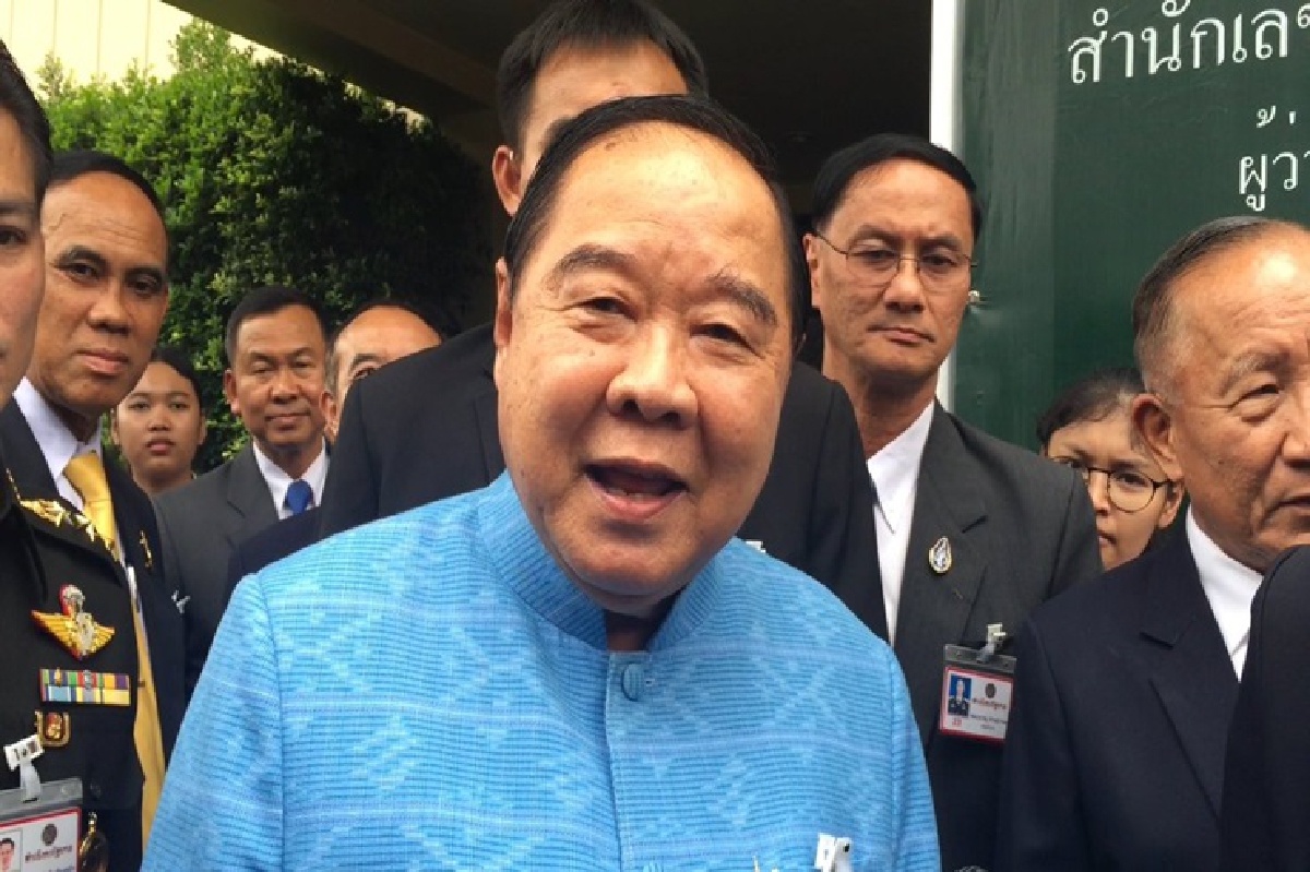 "บิ๊กป้อม"ซัด"ยิ่งลักษณ์"อย่าดูถูกปชช.รับร่างรธน. "บิ๊กป้อม"ซัด"ยิ่งลักษณ์"อย่าดูถูกปชช.รับร่างรธน.