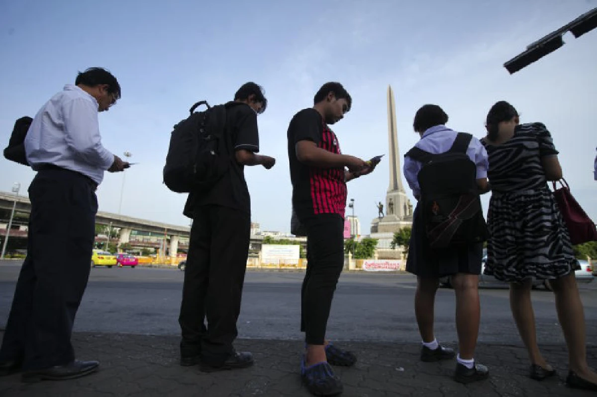 เสียงสะท้อน...ย้ายรถตู้พ้นอนุสาวรีย์ชัยฯ "มีระเบียบแต่ไม่สะดวก"