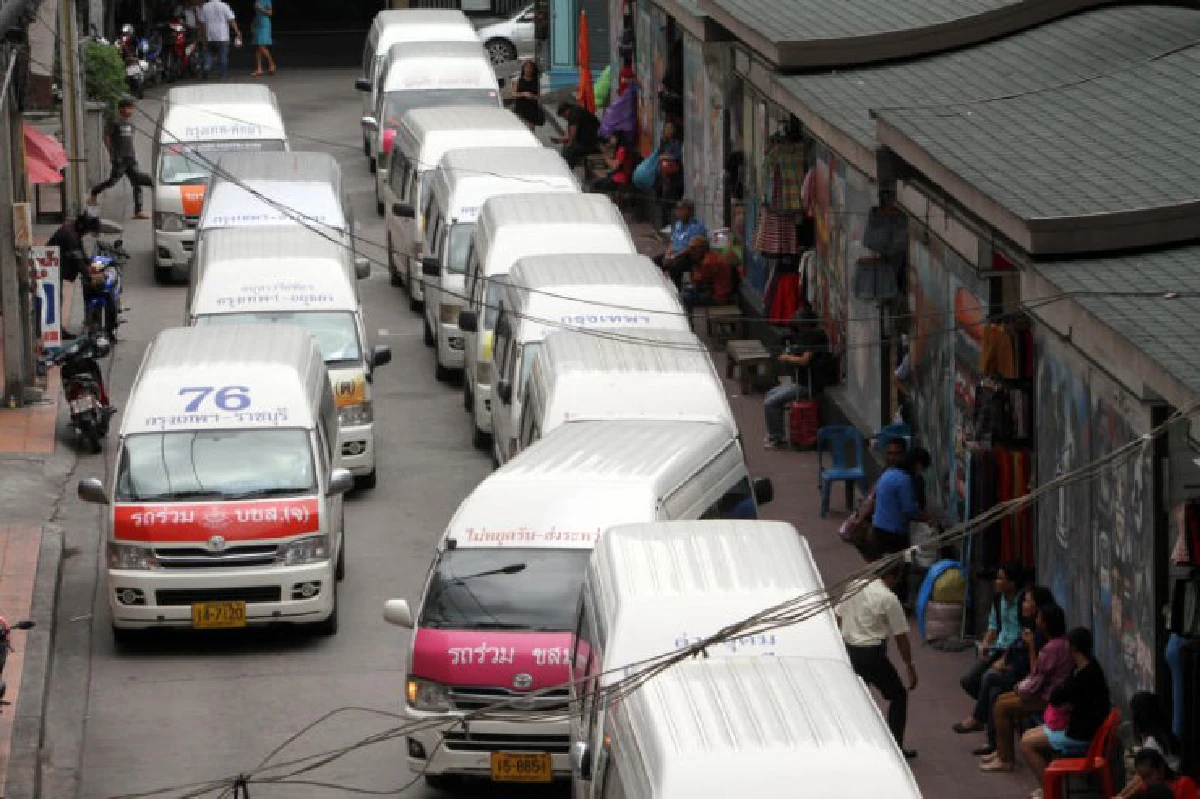 เสียงสะท้อน...ย้ายรถตู้พ้นอนุสาวรีย์ชัยฯ "มีระเบียบแต่ไม่สะดวก"