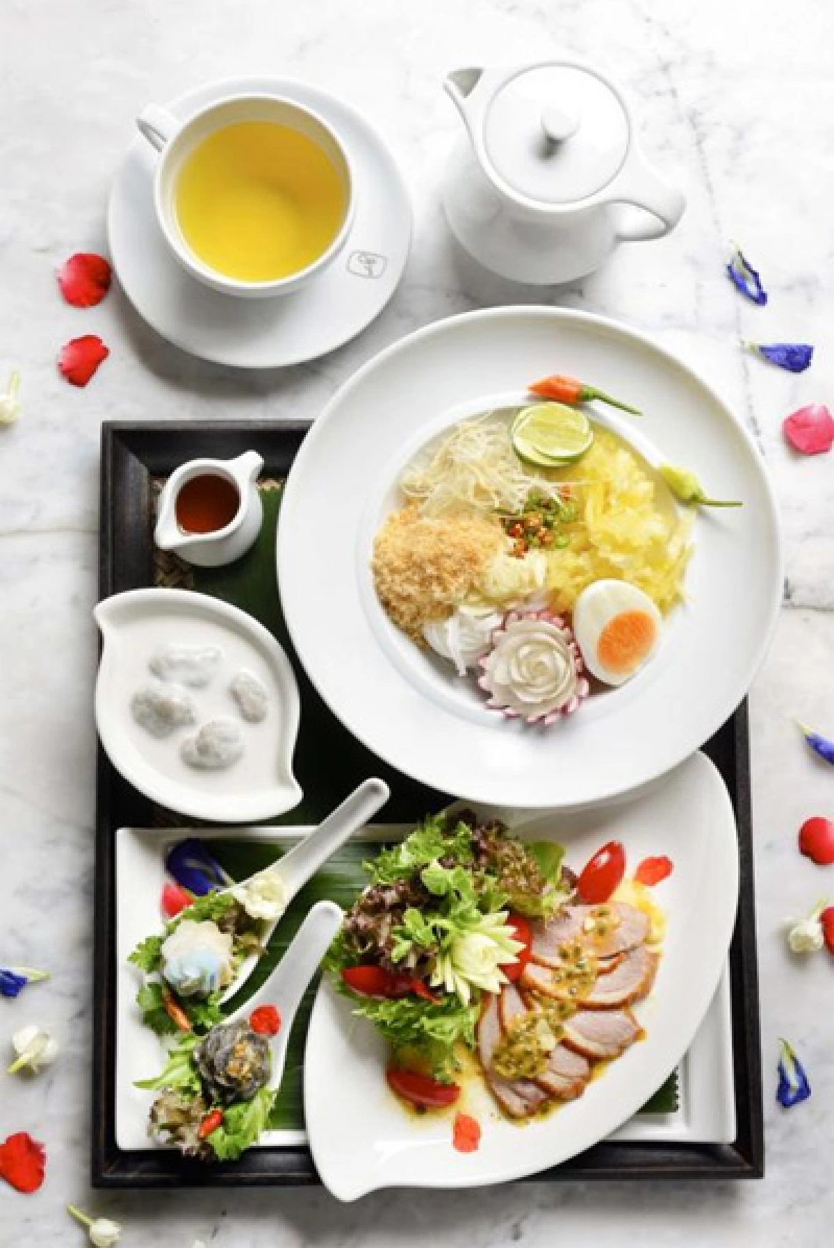 สิงหา พาแม่อิ่ม