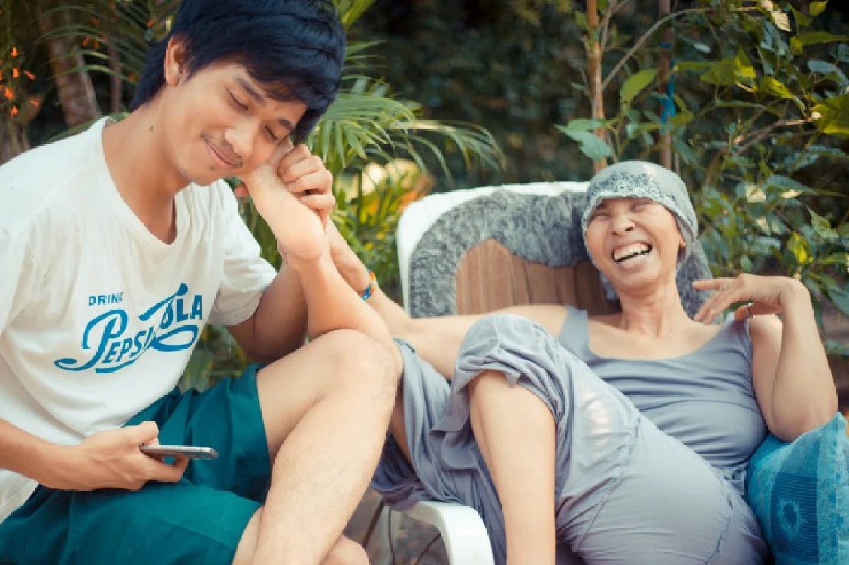 ภาพชุดสุดซึ้ง!เมื่อลูกชายถ่ายรูปคู่แม่ที่ป่วยเป็นมะเร็ง