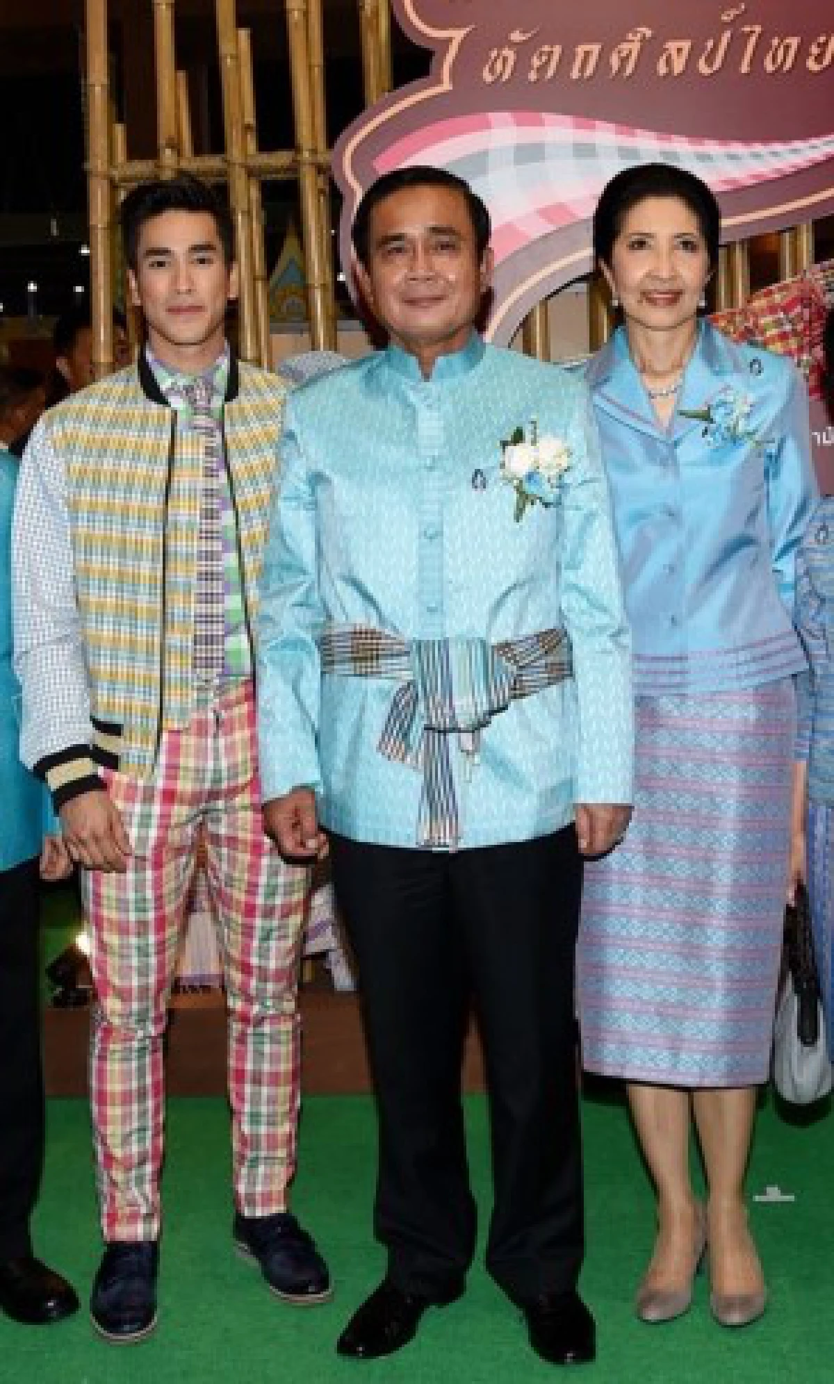 ชมคลิปบิ๊กตู่เเซว "ณเดชน์" บอก "ซื้อของไปฝากญาญ่าด้วยนะ"