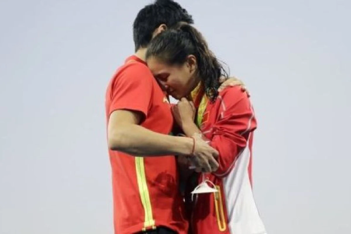 รีโอเกมส์หวานซึ้งอีกครั้ง หนุ่มขอแฟนสาวนักกระโดดน้ำจีนแต่งงาน