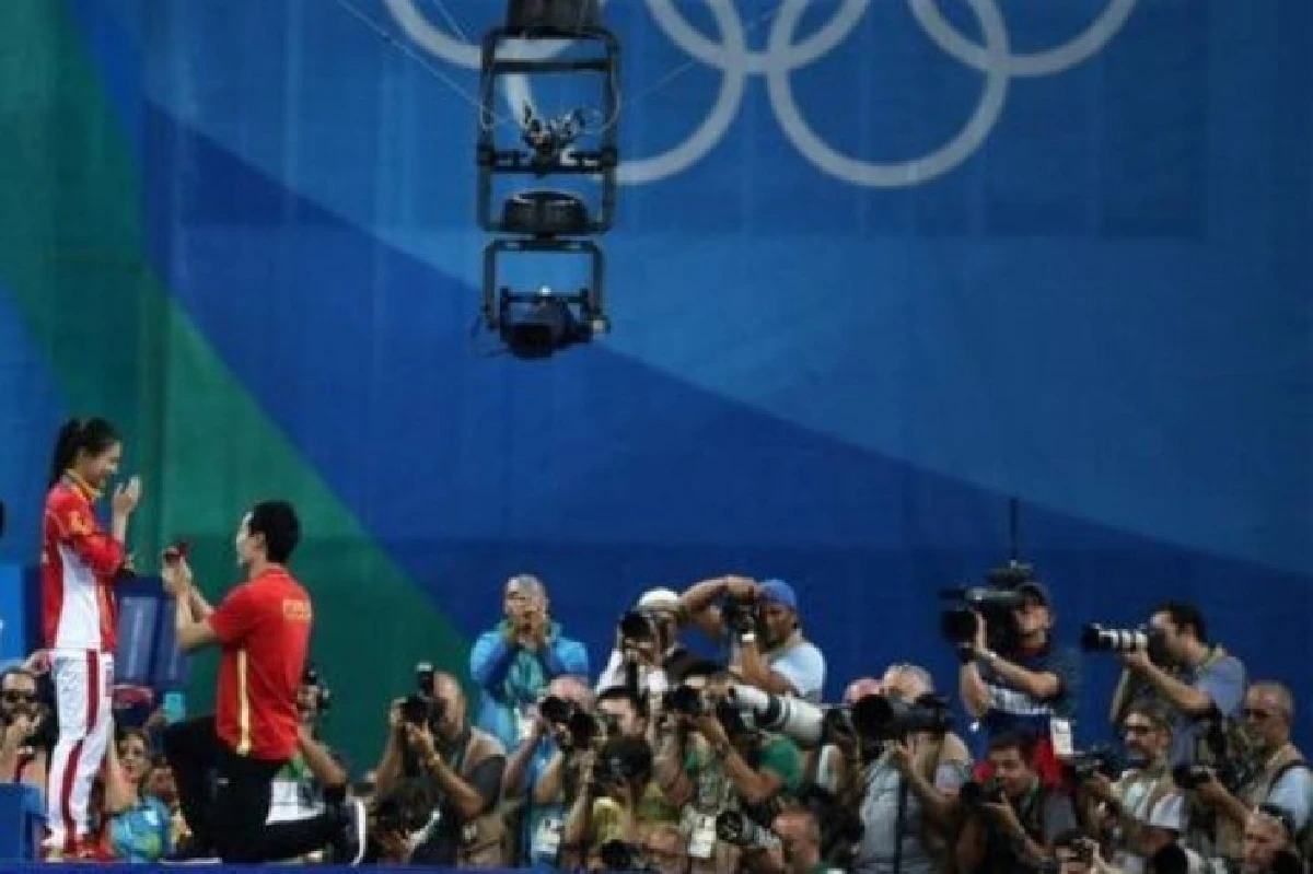 รีโอเกมส์หวานซึ้งอีกครั้ง หนุ่มขอแฟนสาวนักกระโดดน้ำจีนแต่งงาน