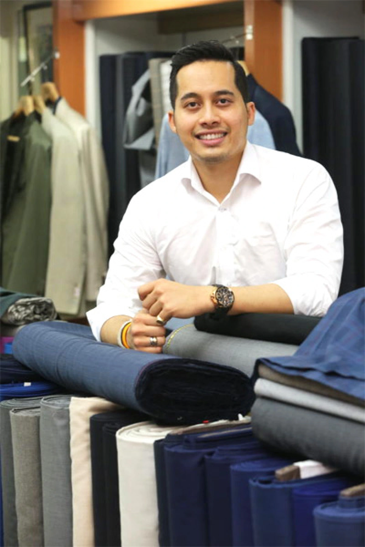 ปวิณ ผลิตเดชตระกูล สูทไทยไปเวทีโลก