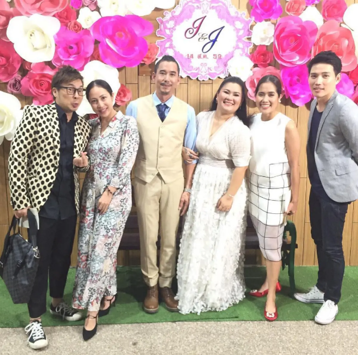 รวมภาพสุดหวาน อิน บูโดกัน จูงมือเจ้าบ่าวฉลองวิวาห์ชื่นมื่น