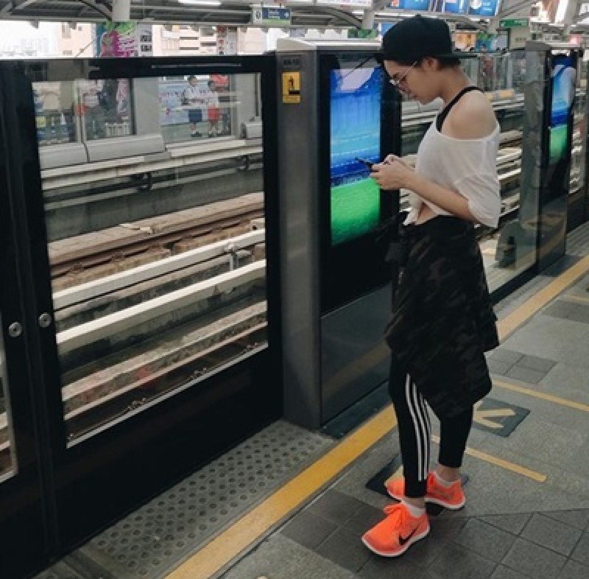 ส่องลุคสวยเท่ของ จ๊ะ จิตตาภา ผมยิ่งสั้นเธอยิ่งเเซ่บ