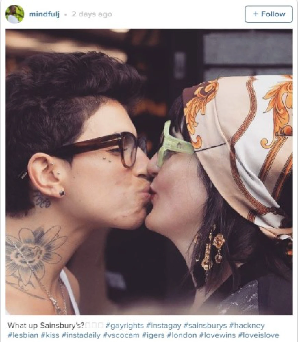 โดนซะบ้าง! คู่รัก LGBT แห่กันไปจูบหน้าร้านขายของ หลังโดนเหยียด