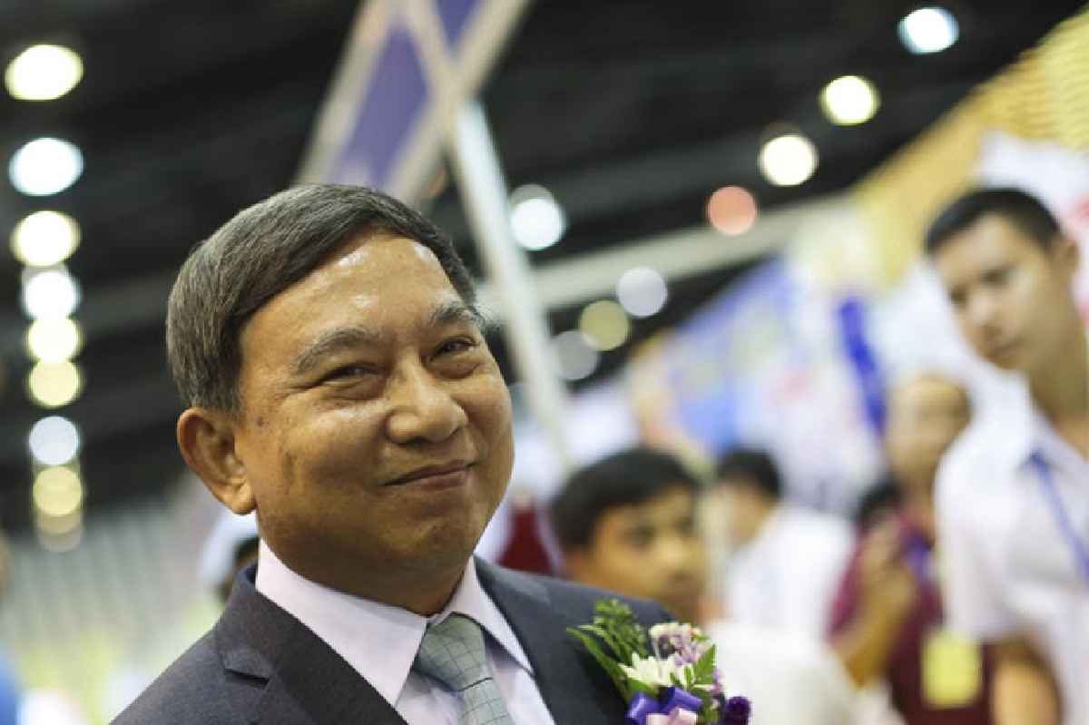 "ประจิน" ยัน คำพูด “บิ๊กป้อม” ไม่ตั้งพรรคทหาร "ประจิน" ยัน คำพูด “บิ๊กป้อม” ไม่ตั้งพรรคทหาร