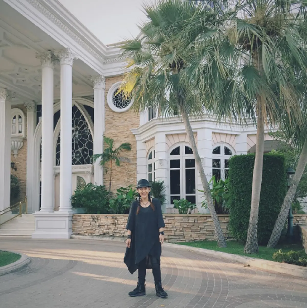 ส่องคฤหาสน์หรู ป๋าต๊อบ-ปีใหม่ ชีวิตดี๊ดีนับวันรักยิ่งหวาน