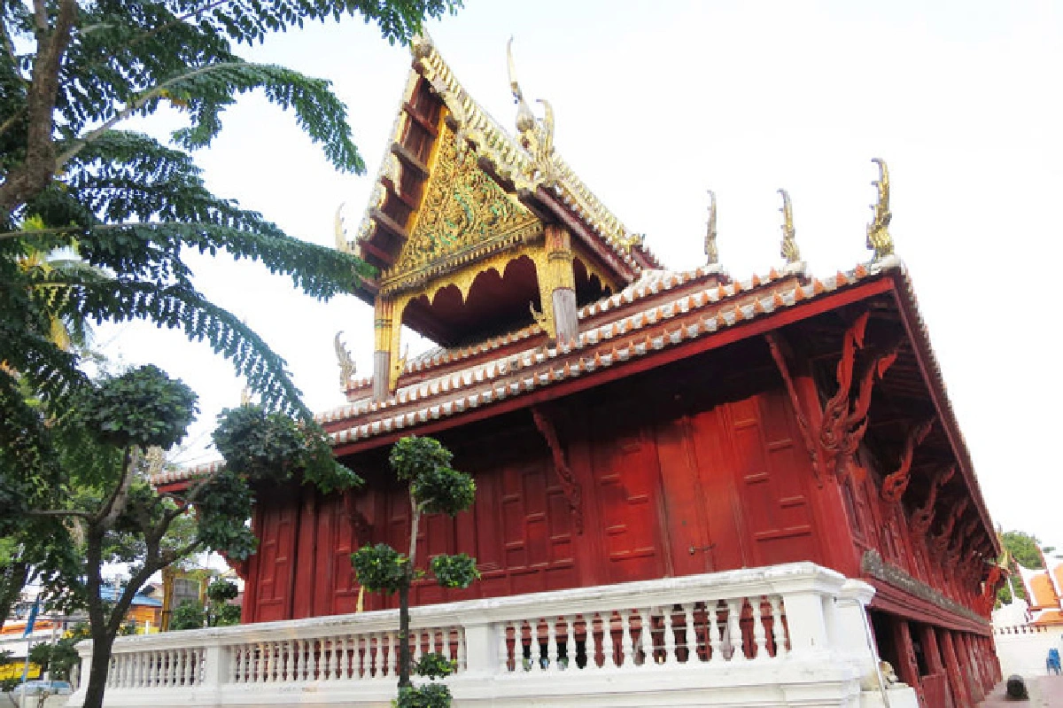 ตามรอยพิษสวาท เรียนรู้ศิลปะกรุงเก่า ณ วัดใหญ่ฯ เมืองเพชร
