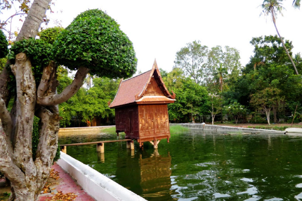 ตามรอยพิษสวาท เรียนรู้ศิลปะกรุงเก่า ณ วัดใหญ่ฯ เมืองเพชร