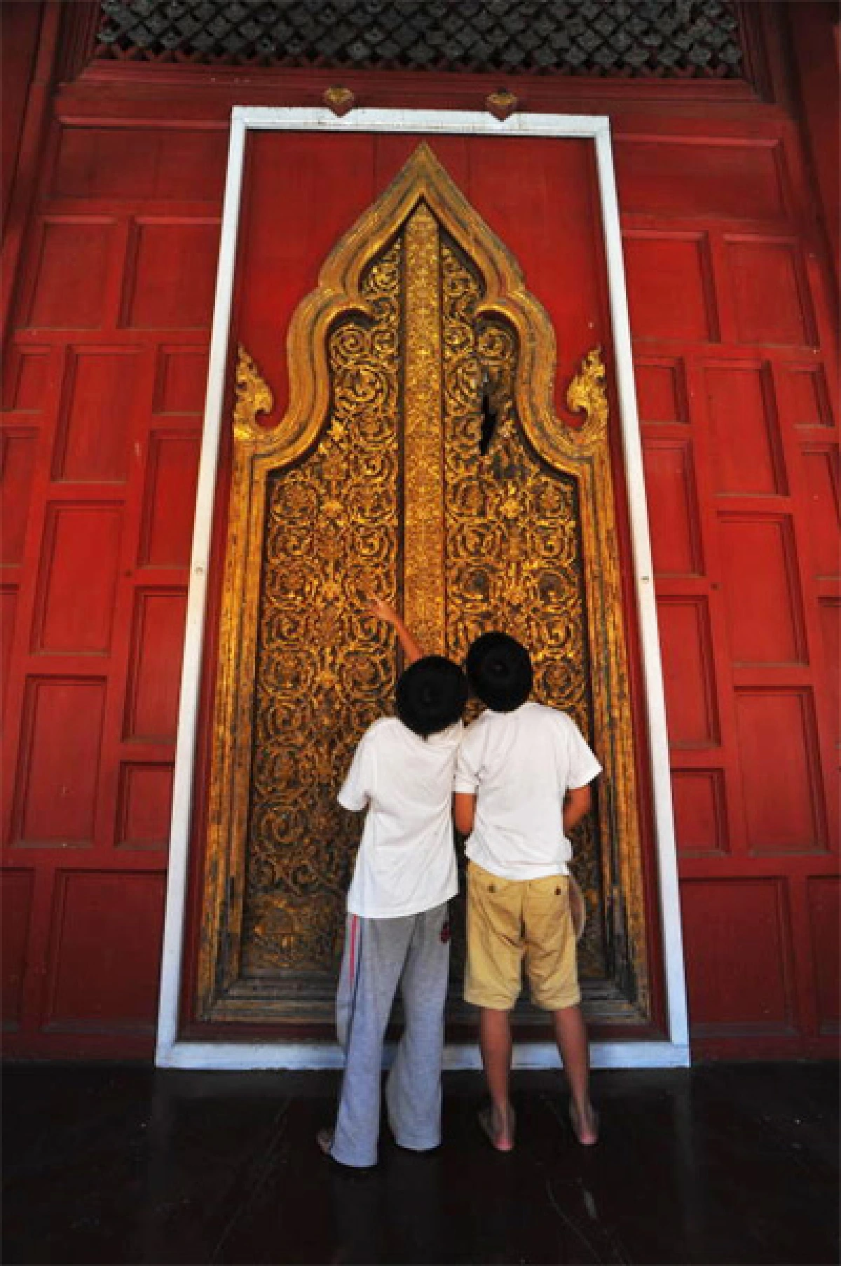 ตามรอยพิษสวาท เรียนรู้ศิลปะกรุงเก่า ณ วัดใหญ่ฯ เมืองเพชร