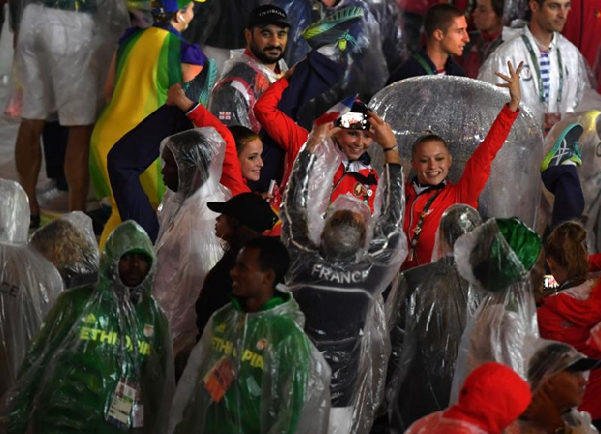 Spectacular end to Rio Olympics (in pictures)