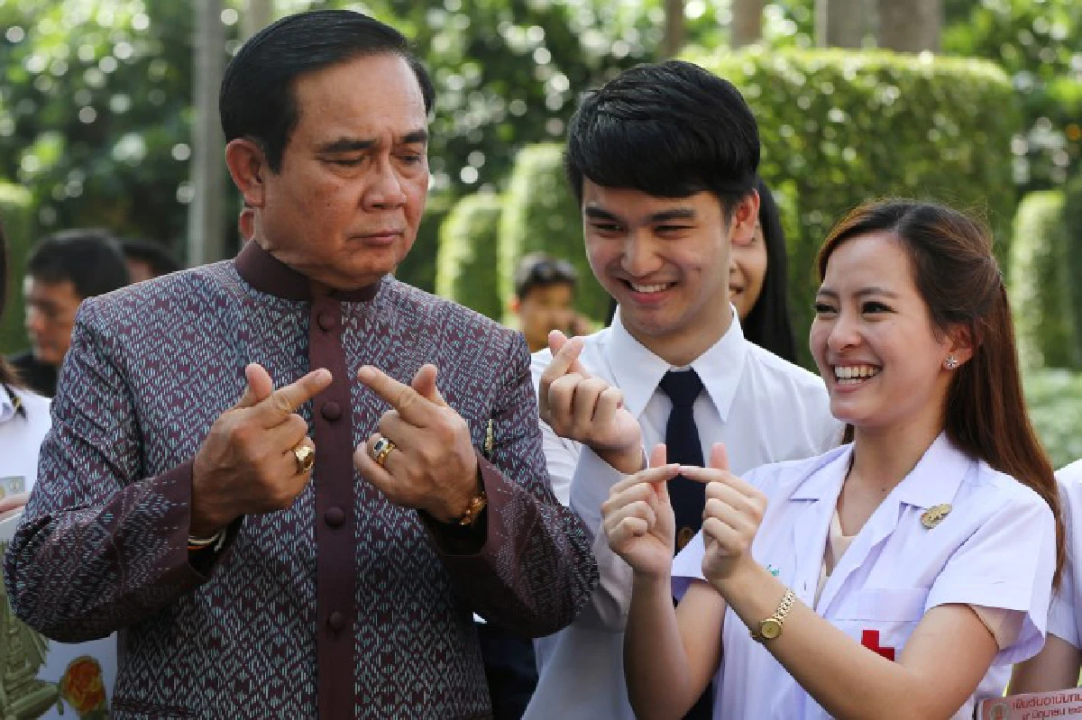 2ปี "บิ๊กตู่" สีสันนายกฯก่อนถกครม.(ภาพชุด)