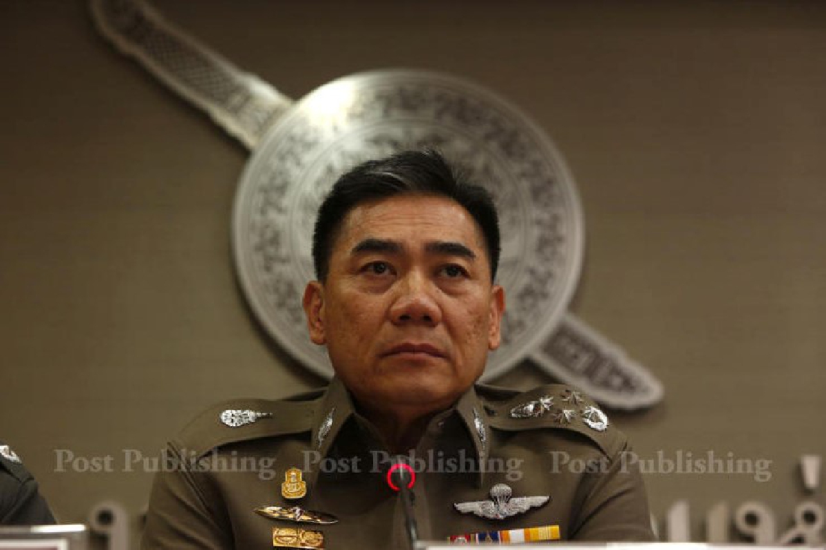 ผบ.ตร.แถลงพบผู้ร่วมขบวนการบึ้ม7จว.ใต้กว่า20คน ผบ.ตร.แถลงพบผู้ร่วมขบวนการบึ้ม7จว.ใต้กว่า20คน