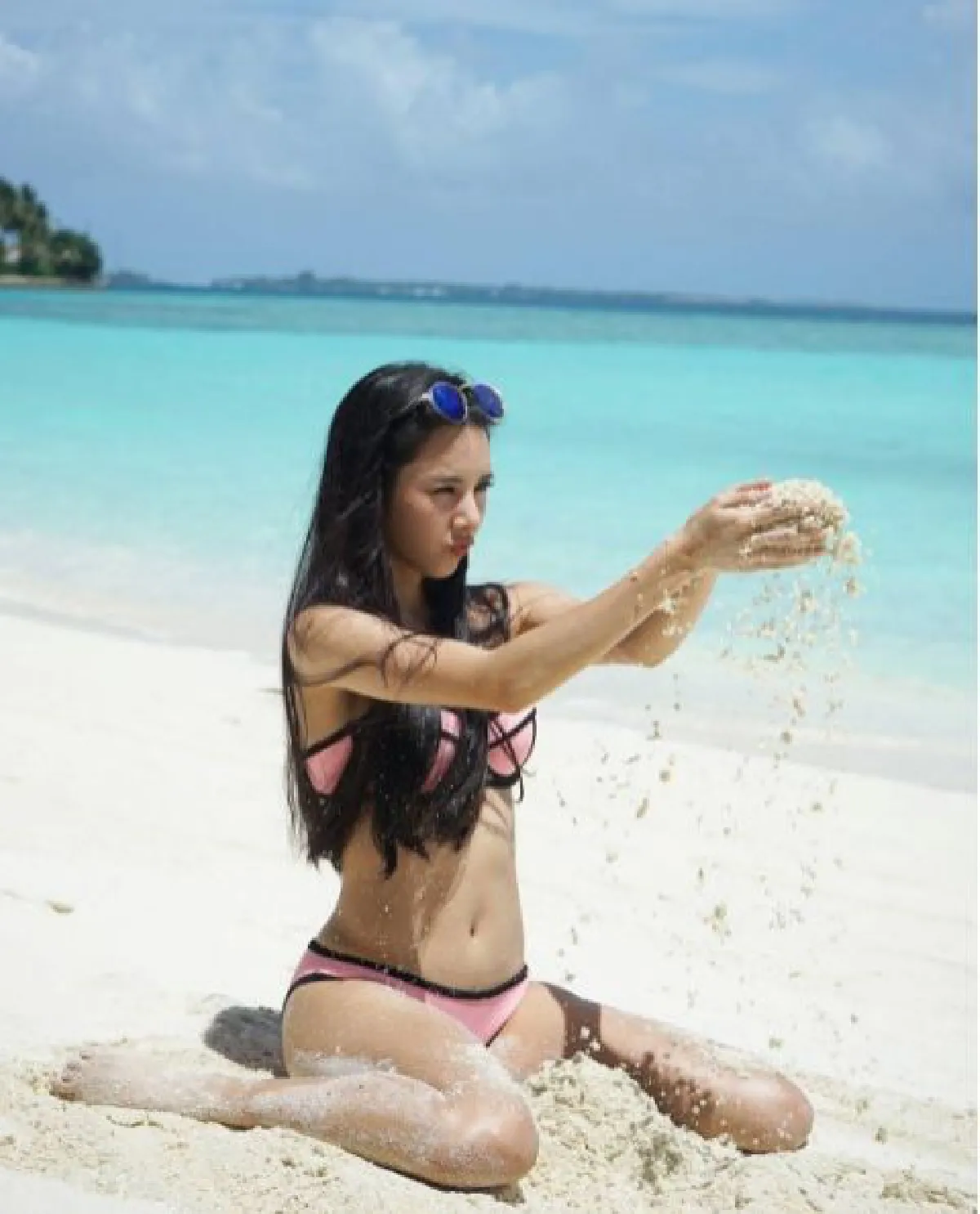 เบเบ้ ธันย์ชนก สวมชุดว่ายน้ำอวดหุ่นเซ็กซี่ โชว์บั้นท้ายสุดเฟิร์ม