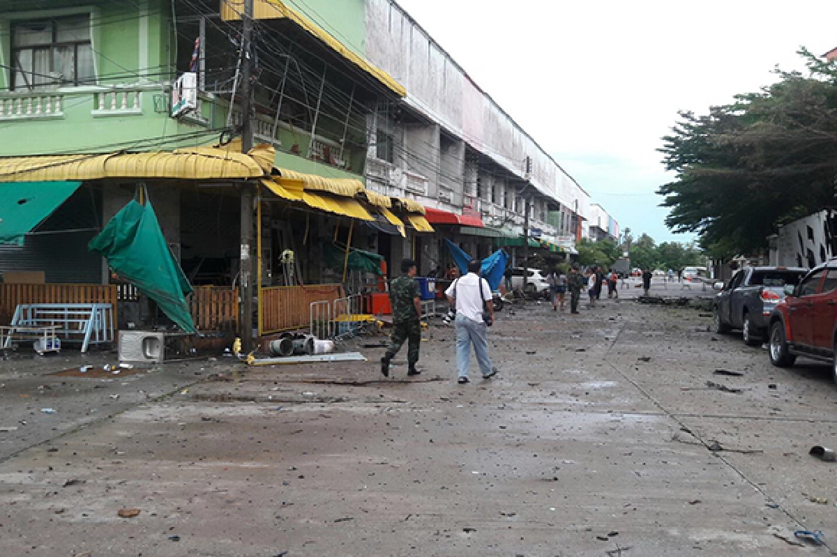 Hospital vehicle used in 'double tap' Pattani bombing, 1 dead, 29 injured (Updated)