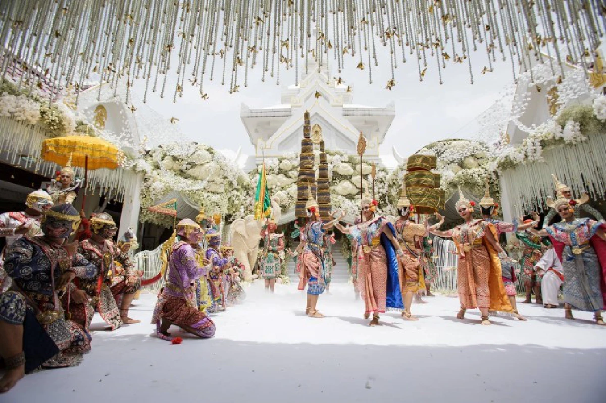 เผยภาพสุดอลังการ พิธีพระราชทานเพลิงศพ "คุณแม่พรธิภา"