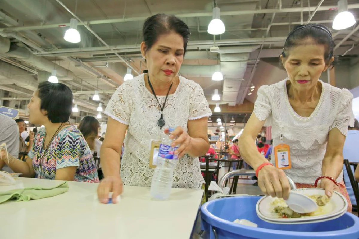 ส่องชีวิต "พนักงานวัยเกษียณ" ...แก่แต่เก๋าเก่าแต่เจ๋ง