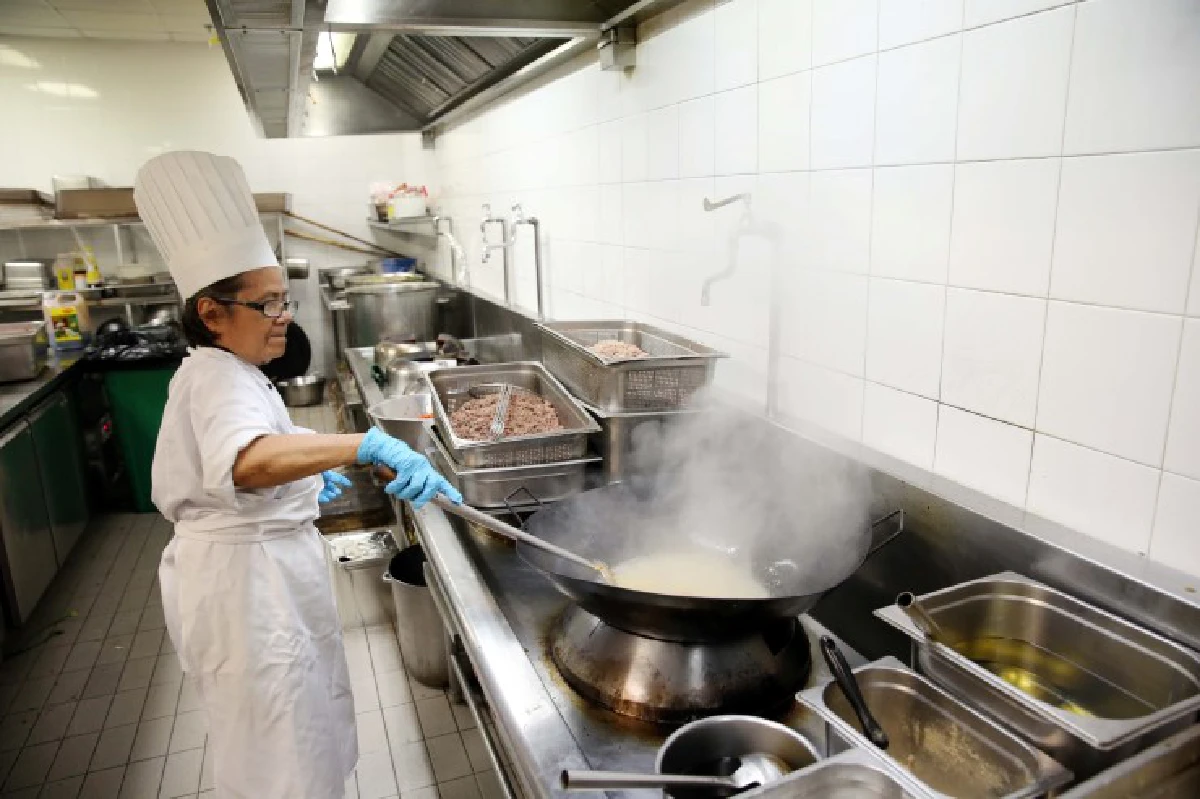 ส่องชีวิต "พนักงานวัยเกษียณ" ...แก่แต่เก๋าเก่าแต่เจ๋ง