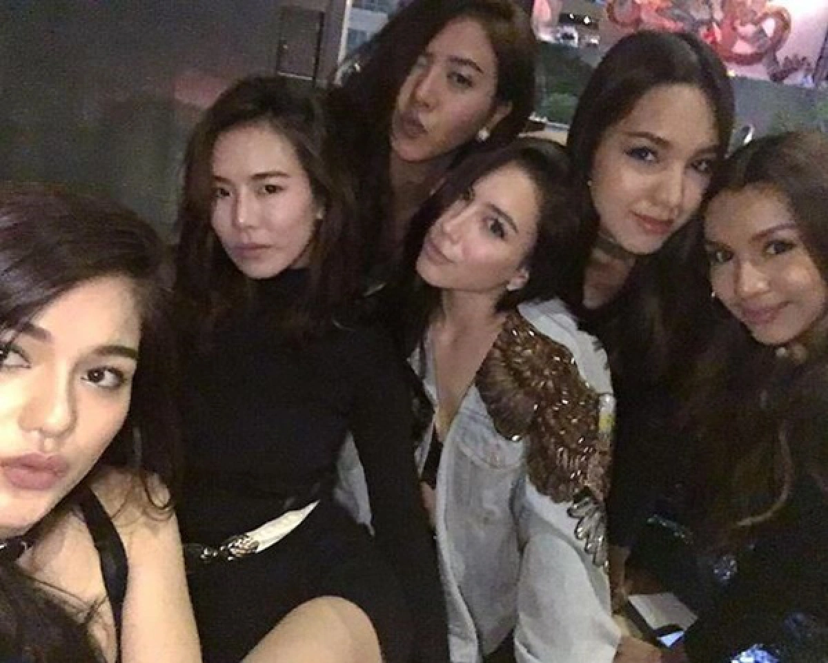 ส่องปาร์ตี้รวมตัว #ทีมคริส การันตีความเผ็ดเด็ดขึ้นทุกนาง