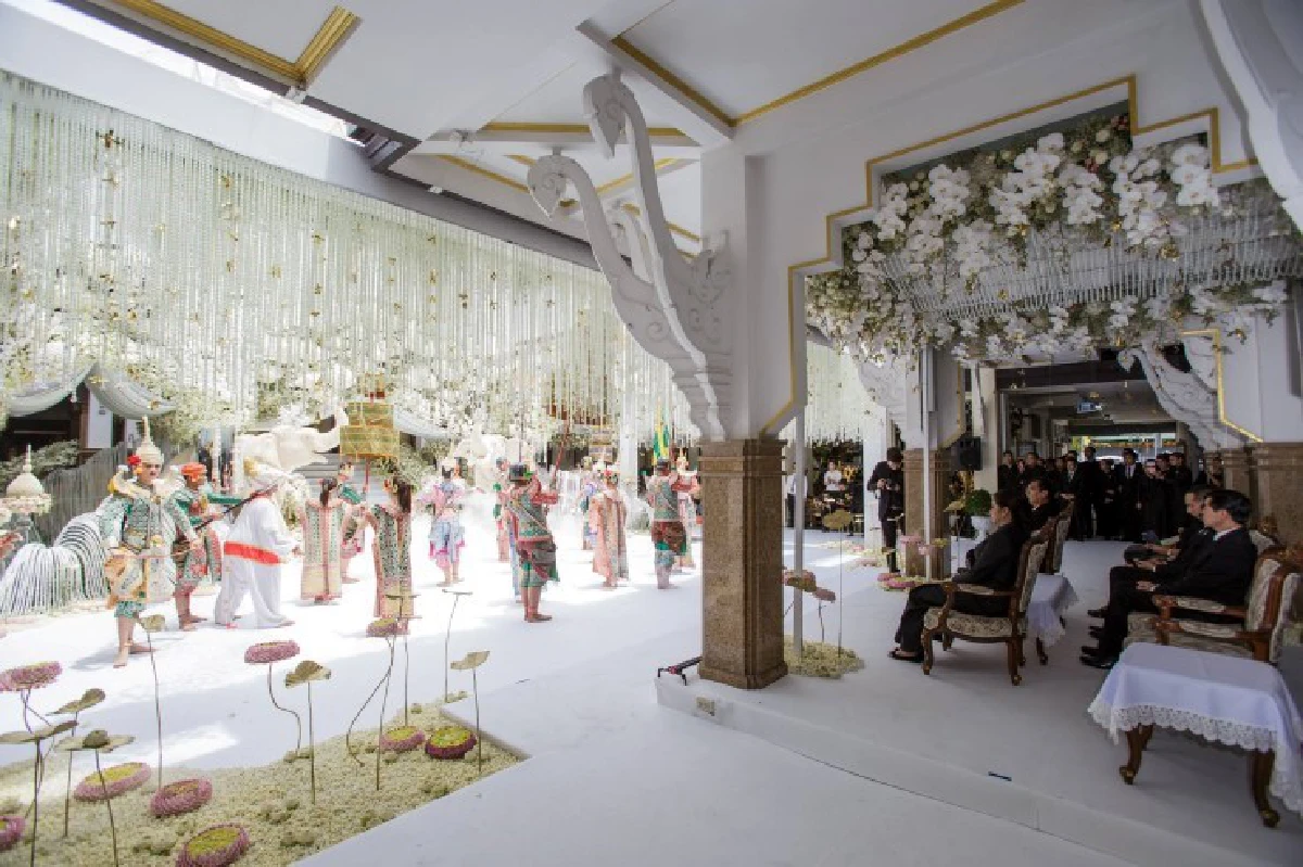 เผยภาพสุดอลังการ พิธีพระราชทานเพลิงศพ "คุณแม่พรธิภา"