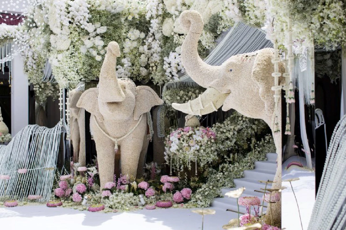 เผยภาพสุดอลังการ พิธีพระราชทานเพลิงศพ "คุณแม่พรธิภา"