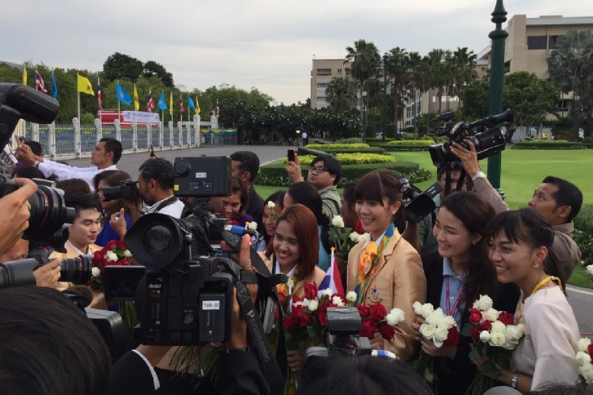 ทัพนักกีฬาโอลิมปิกถึงทำเนียบรัฐบาลร่วมฉลองความสำเร็จ