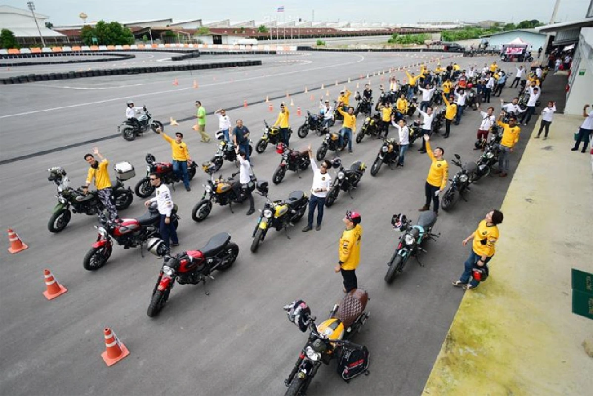 รวมพลคนรักดูคาติ สแครมเบลอร์