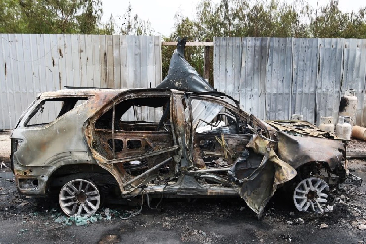 ระทึก!รถบรรทุกแก๊สพลิกคว่ำถังหล่นไถลพื้นเกิดระเบิดไหม้วอด (มีคลิป)