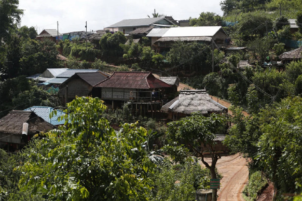 อาข่าพาทัวร์ บ้านหล่อโย เมืองลับในป่าใหญ่
