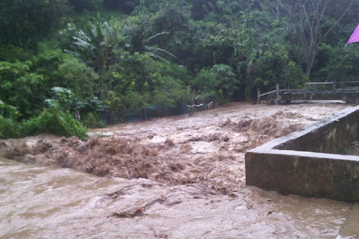 เตือนลำปางเสี่ยงน้ำป่าทะลักท่วมหลังฝนตกหนักต่อเนื่อง เตือนลำปางเสี่ยงน้ำป่าทะลักท่วมหลังฝนตกหนักต่อเนื่อง