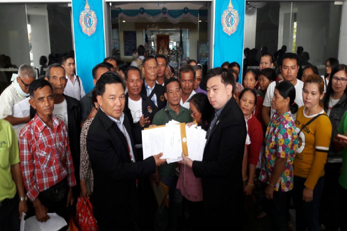 ร้องดีเอสไอเอาผิด 8 บริษัทแชร์ลูกโซ่ หลอกตุ๋นเหยื่อสูญกว่าหมื่นล้าน ร้องดีเอสไอเอาผิด 8 บริษัทแชร์ลูกโซ่ หลอกตุ๋นเหยื่อสูญกว่าหมื่นล้าน