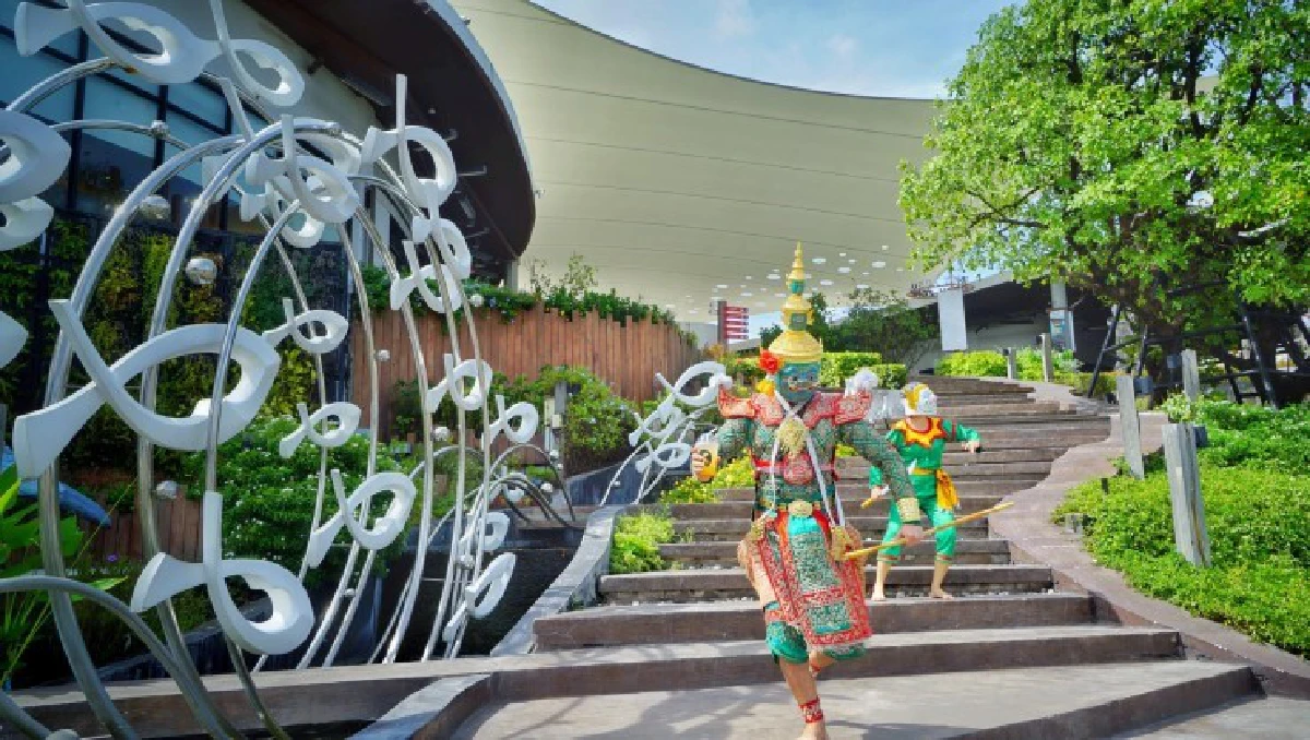 หนุ่มสวมชุด "ทศกัณฐ์" ยกทัพตระเวนทัวร์ทั่วไทย โปรโมทท่องเที่ยวสุดชิค