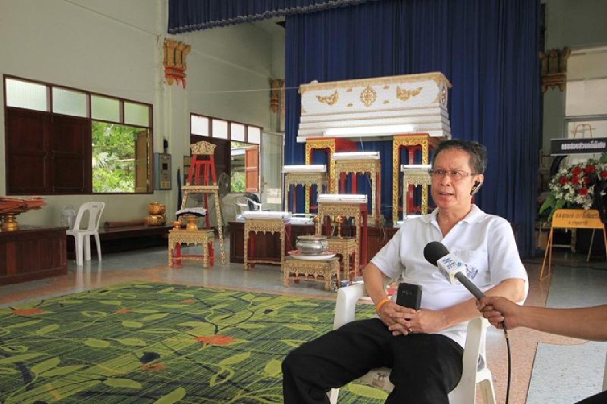 เลื่อนเผาศพอดีตพนง.ที่ดิน เลื่อนเผาศพอดีตพนง.ที่ดิน